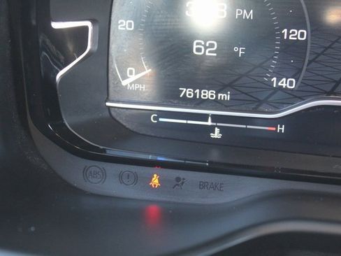 Used 2022 GMC Yukon XL Denali w/ Denali Premium Package image 28