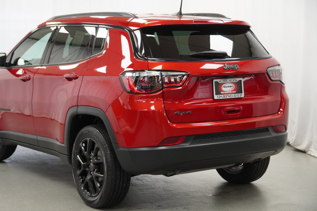 Used 2026 Jeep Compass Latitude AWD/4WD image 17