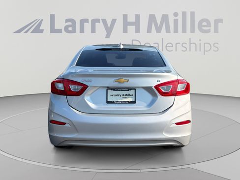 Used 2016 Chevrolet Cruze LT FWD image 4