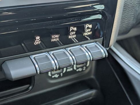 Used 2023 RAM 1500 Big Horn AWD/4WD image 14