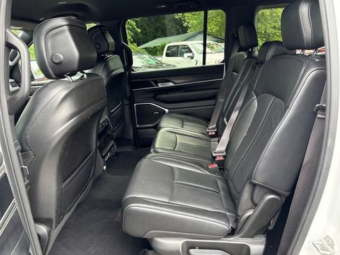 Used 2023 Jeep Wagoneer Series II AWD/4WD image 20