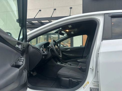 Used 2019 Chevrolet Cruze LT image 5