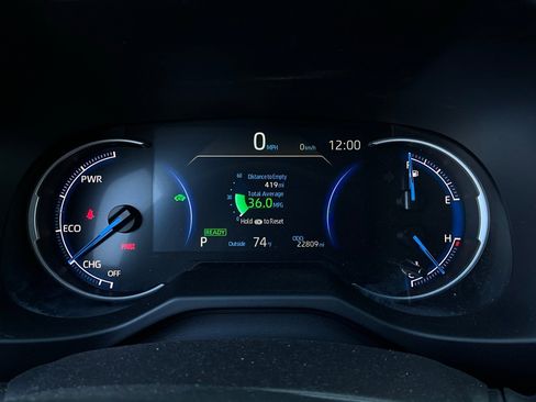 Used 2025 Toyota RAV4 LE image 33