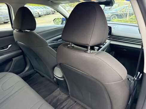 Used 2023 Hyundai Elantra SEL w/ Convenience Package FWD image 19