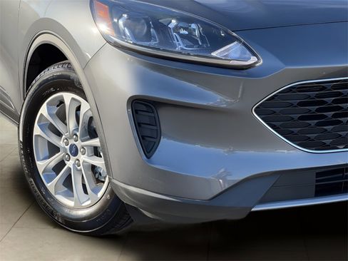 Used 2022 Ford Escape SE w/ Cold Weather Package image 41
