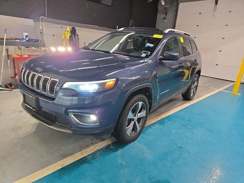 Used 2019 Jeep Cherokee Limited image 12