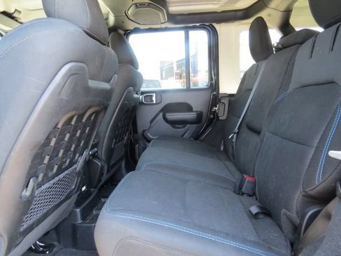 Used 2022 Jeep Wrangler Unlimited Rubicon 4xe AWD/4WD image 13