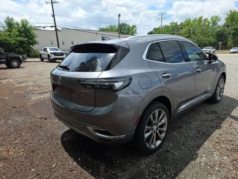 Used 2021 Buick Envision Avenir w/ Technology Package II FWD image 3