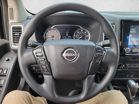 Used 2022 Nissan Frontier SV image 20