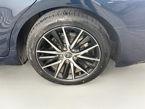 Used 2021 Toyota Camry SE w/ Convenience Package image 11