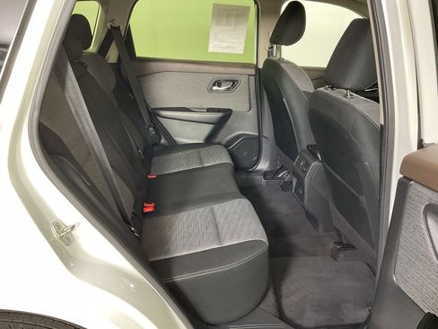 Used 2023 Nissan Rogue SV image 23