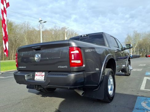 Used 2022 RAM 3500 Laramie w/ Max Tow Package AWD/4WD image 4