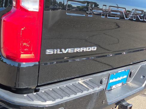 Used 2020 Chevrolet Silverado 1500 LT Trail Boss AWD/4WD image 15