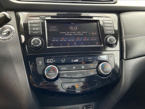 Used 2018 Nissan Rogue SL w/ Premium Package AWD/4WD image 32