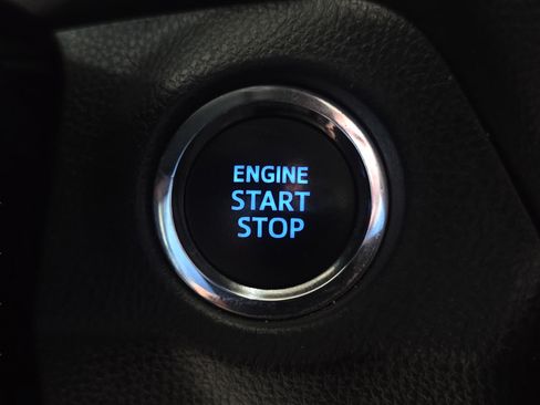 Used 2021 Toyota RAV4 XLE Premium AWD/4WD image 18