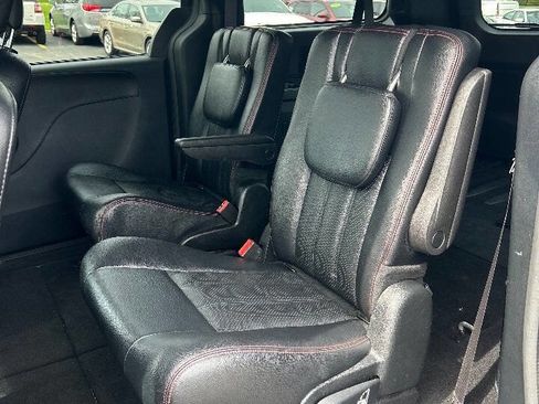 Used 2016 Dodge Grand Caravan R/T image 14