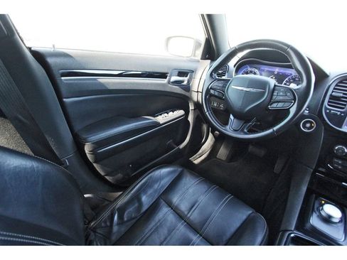 Used 2022 Chrysler 300 S image 8