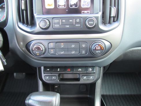 Used 2018 Chevrolet Colorado Z71 RWD image 21