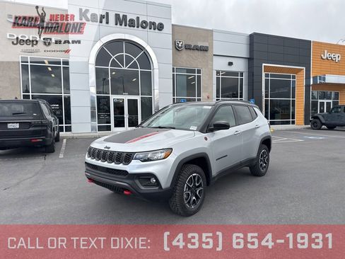New 2026 Jeep Compass Trailhawk AWD/4WD image 1
