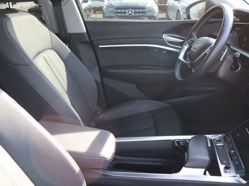 Used 2021 Audi e-tron Premium w/ Convenience Plus Package image 15