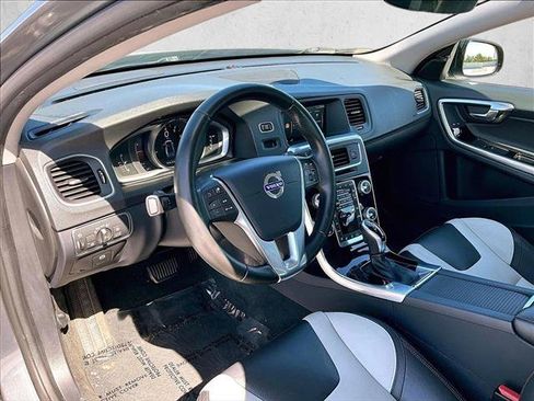 Used 2016 Volvo S60 T5 Cross Country Platinum AWD/4WD image 14