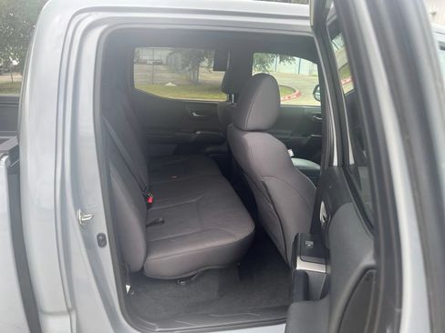 Used 2019 Toyota Tacoma TRD Sport w/ Technology Package RWD image 15