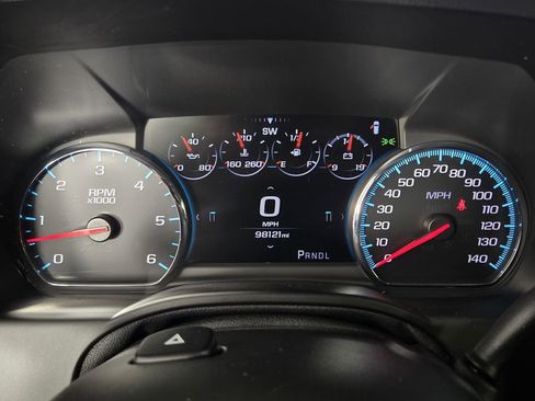 Used 2019 Chevrolet Suburban Premier image 17