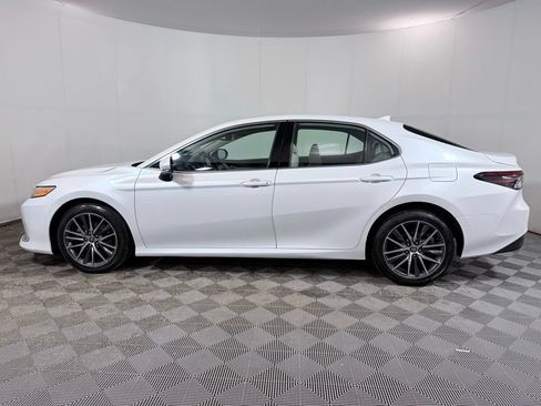 Used 2023 Toyota Camry XLE w/ Cold Weather Package AWD/4WD image 3