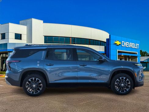 New 2026 Chevrolet Traverse LT w/ Sun and Wheel Package image 8