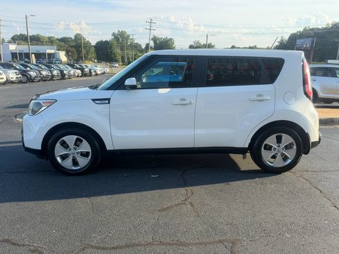 Used 2015 Kia Soul FWD image 4