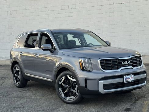New 2025 Kia Telluride S image 1