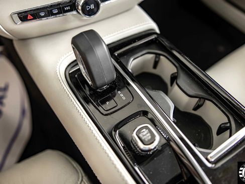 Used 2023 Volvo S60 T8 Plus image 28