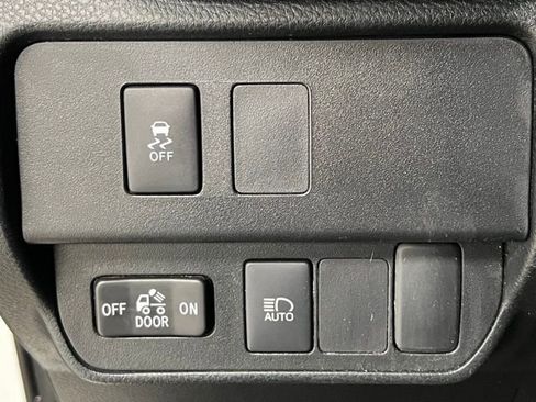 Used 2020 Toyota Tacoma SR AWD/4WD image 29
