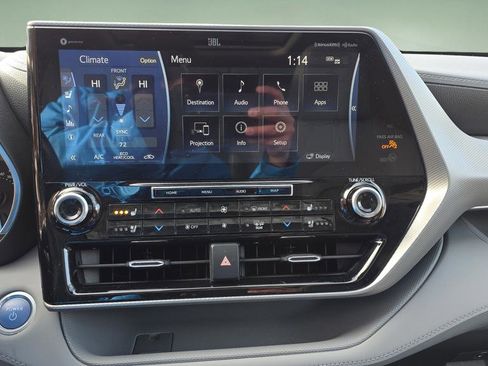 Used 2021 Toyota Highlander Platinum image 26