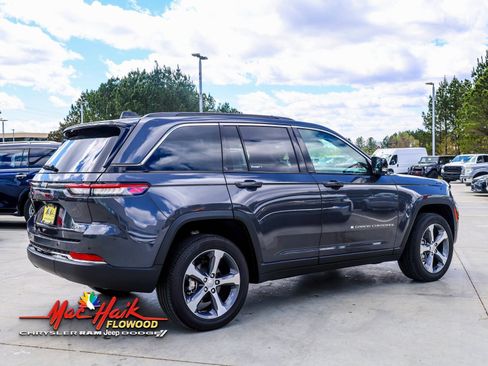 Used 2024 Jeep Grand Cherokee Limited w/ Trailer Tow Package image 10