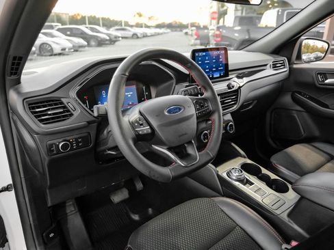 Used 2025 Ford Escape ST-Line image 12
