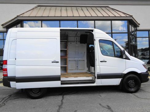 Used 2016 Mercedes-Benz Sprinter 2500 image 4