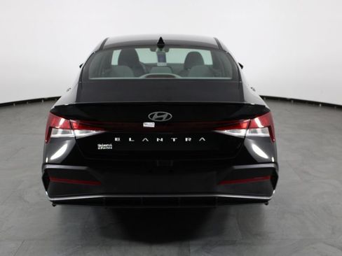 Certified 2026 Hyundai Elantra Sport FWD image 11