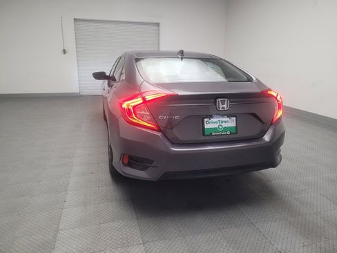 Used 2018 Honda Civic EX image 6