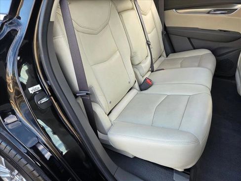 Used 2017 Cadillac XT5 Luxury w/ Driver Awareness Package image 19