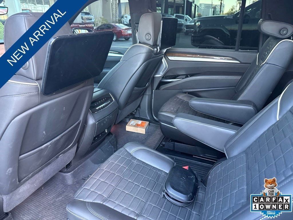 Used 2026 Cadillac Escalade ESV Platinum Sport w/ LPO, ONYX Package AWD/4WD image 14