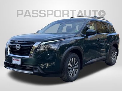New 2025 Nissan Pathfinder SL w/ Lighting Package (N92)
