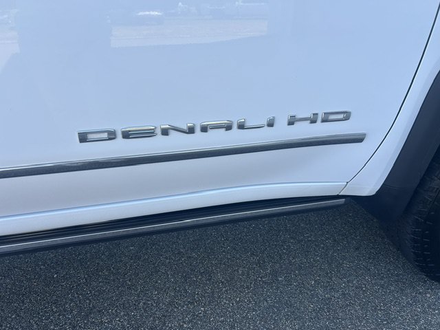 Used 2024 GMC Sierra 2500 Denali Ultimate AWD/4WD image 9