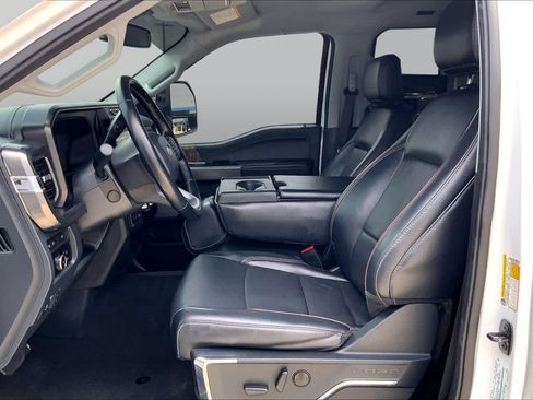 Used 2024 Ford F250 Lariat w/ Black Appearance Package AWD/4WD image 8