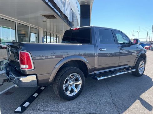 Used 2017 RAM 1500 Laramie w/ Convenience Group AWD/4WD image 3