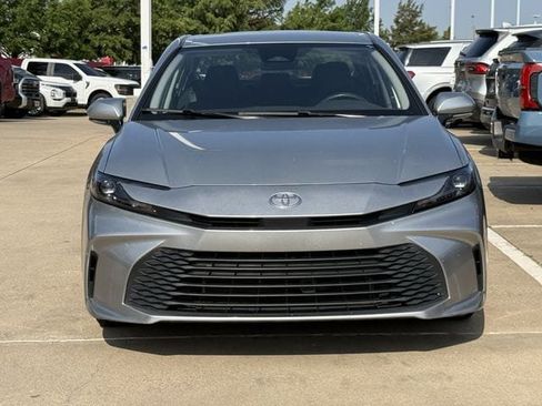 Used 2025 Toyota Camry LE FWD image 8