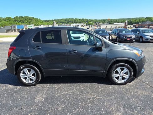 Used 2020 Chevrolet Trax LS w/ Tint and Cruise Package FWD image 9