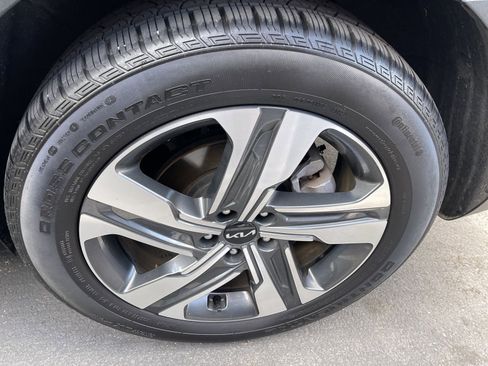 Certified 2023 Kia Sorento EX AWD/4WD image 3