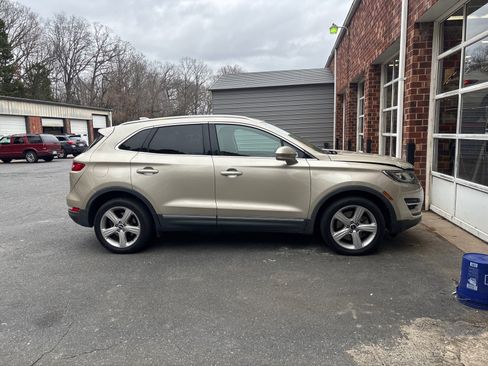 Used 2017 Lincoln MKC Premiere image 8