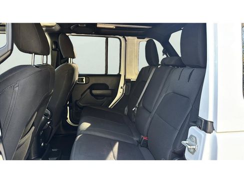 Used 2023 Jeep Wrangler Unlimited w/ Sun & Screen Package AWD/4WD image 11